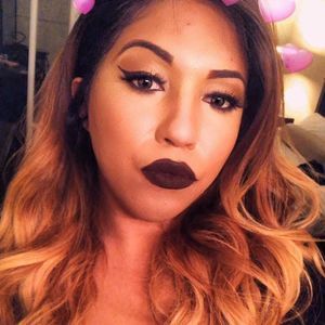 Meet your Posher, Olivia